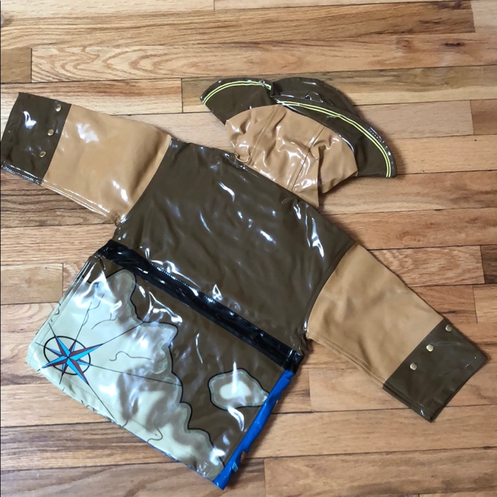 Kidorable Pirate theme raincoat size 12-18 months - Picture 2 of 12